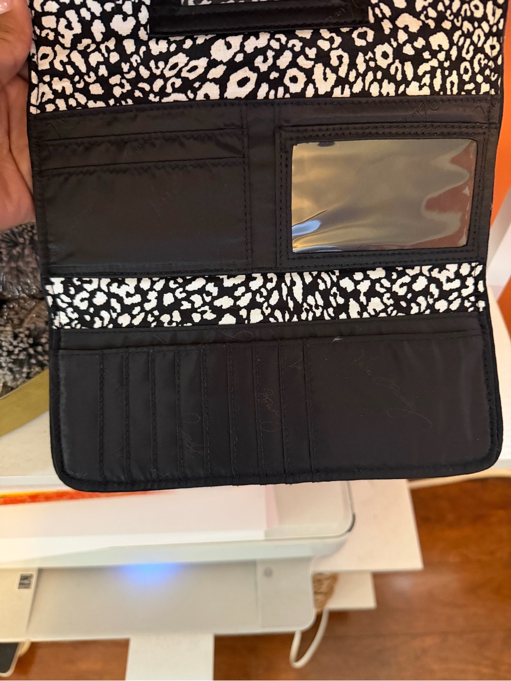 VERA BRADLEY Quilted Floral  Tri-fold Wallet(NWT) - Picture 6 of 7